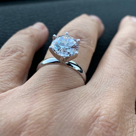 14k Solid Real white gold Engagement ring - Picture 6 of 8